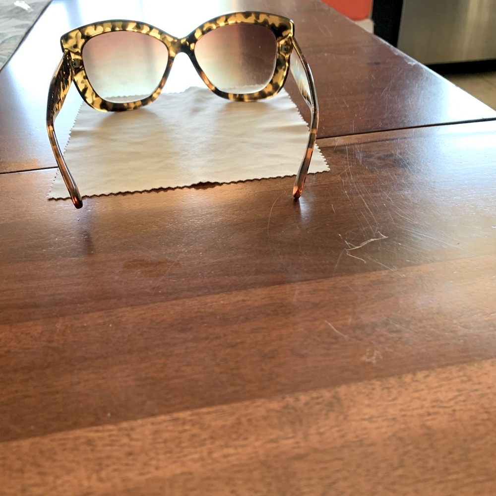 Tahari Sunglasses